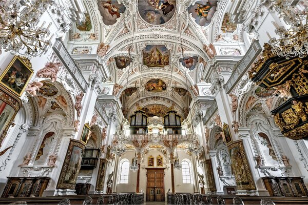 Klosterkirche Foto des Hauptsaals