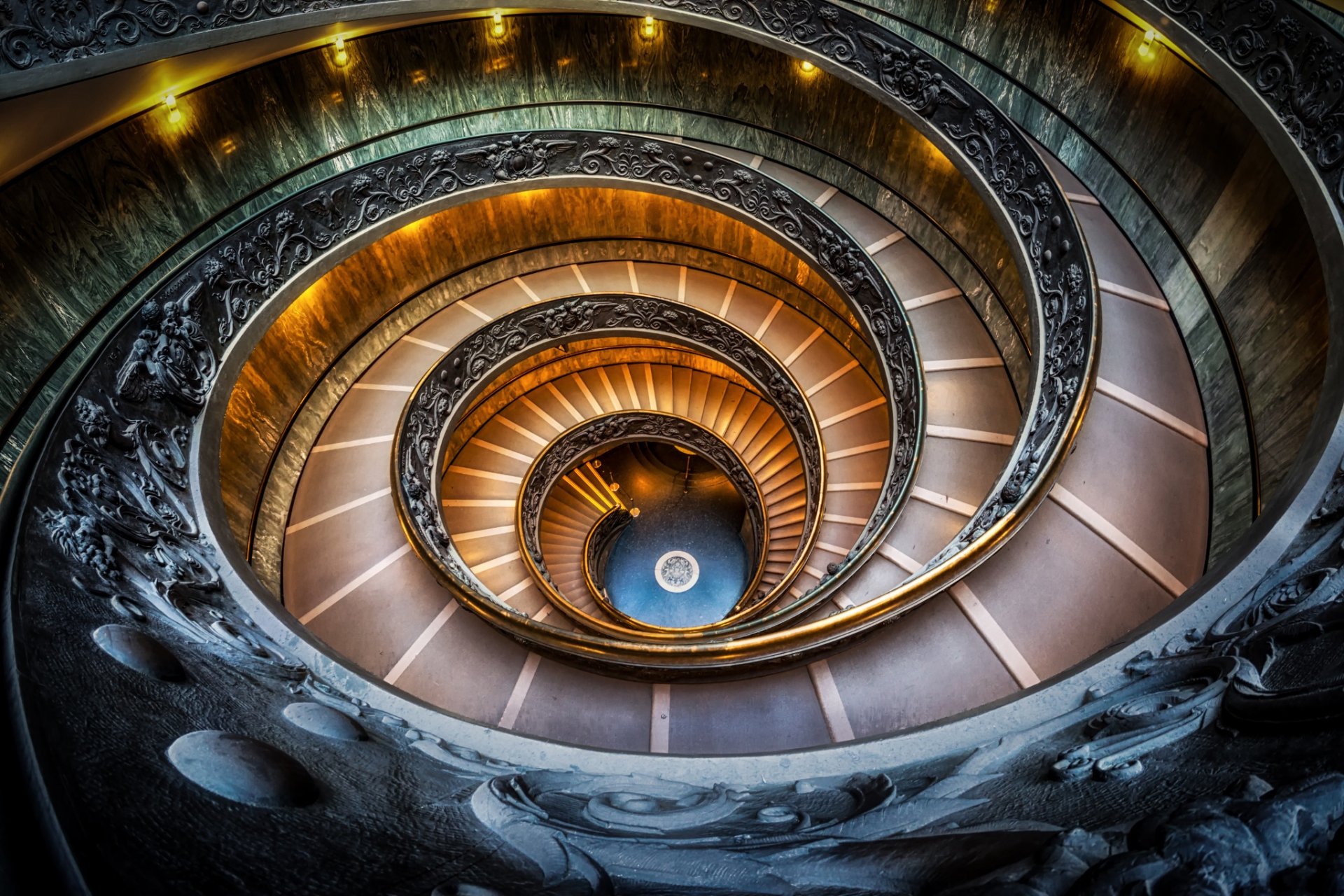 italia museo del vaticano escalera espiral