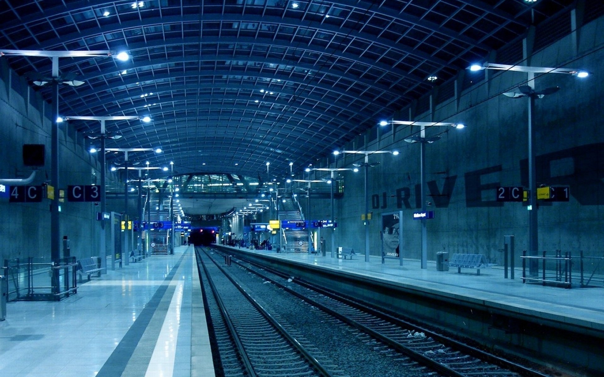 metropolitana hall luce ferrovia interno