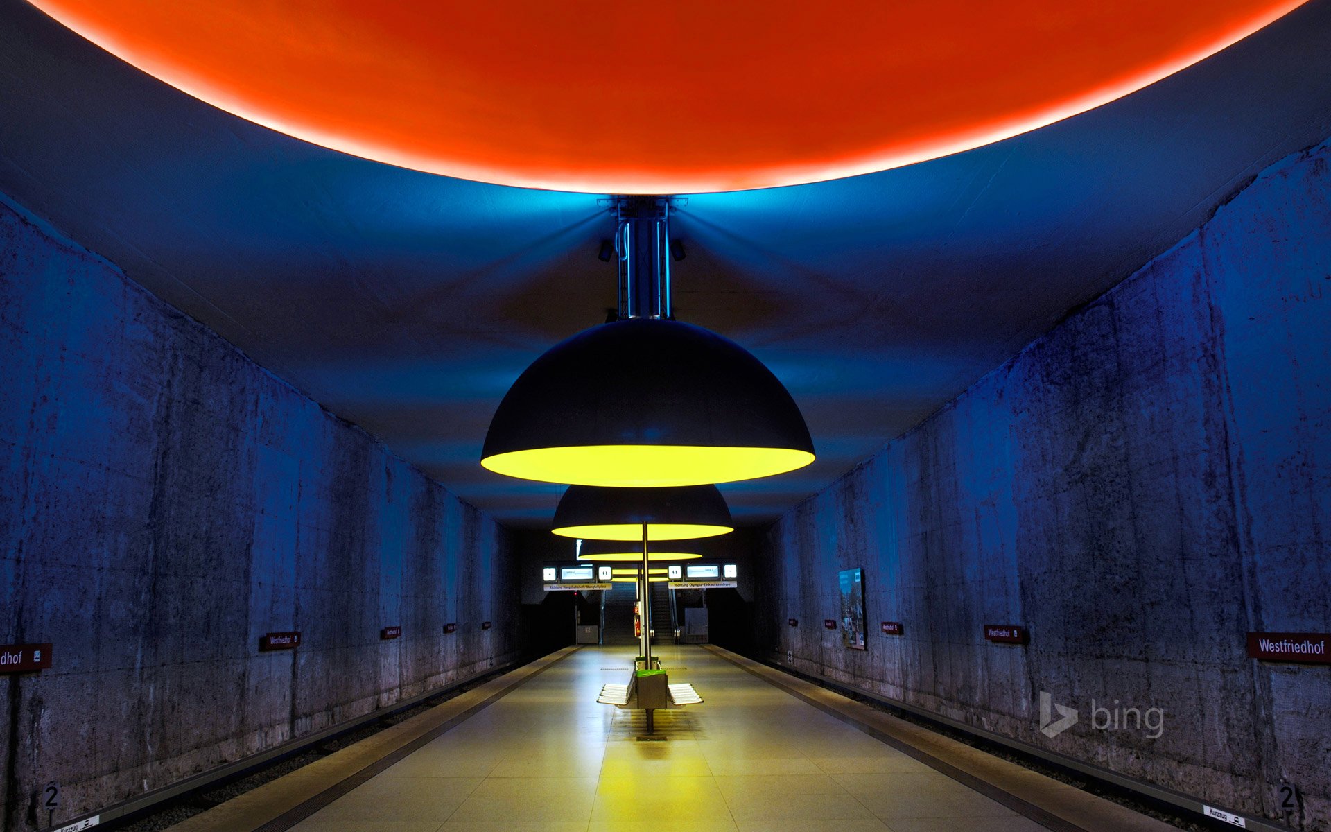 münchen westfriedhof station u-bahn tunnel bank lampe