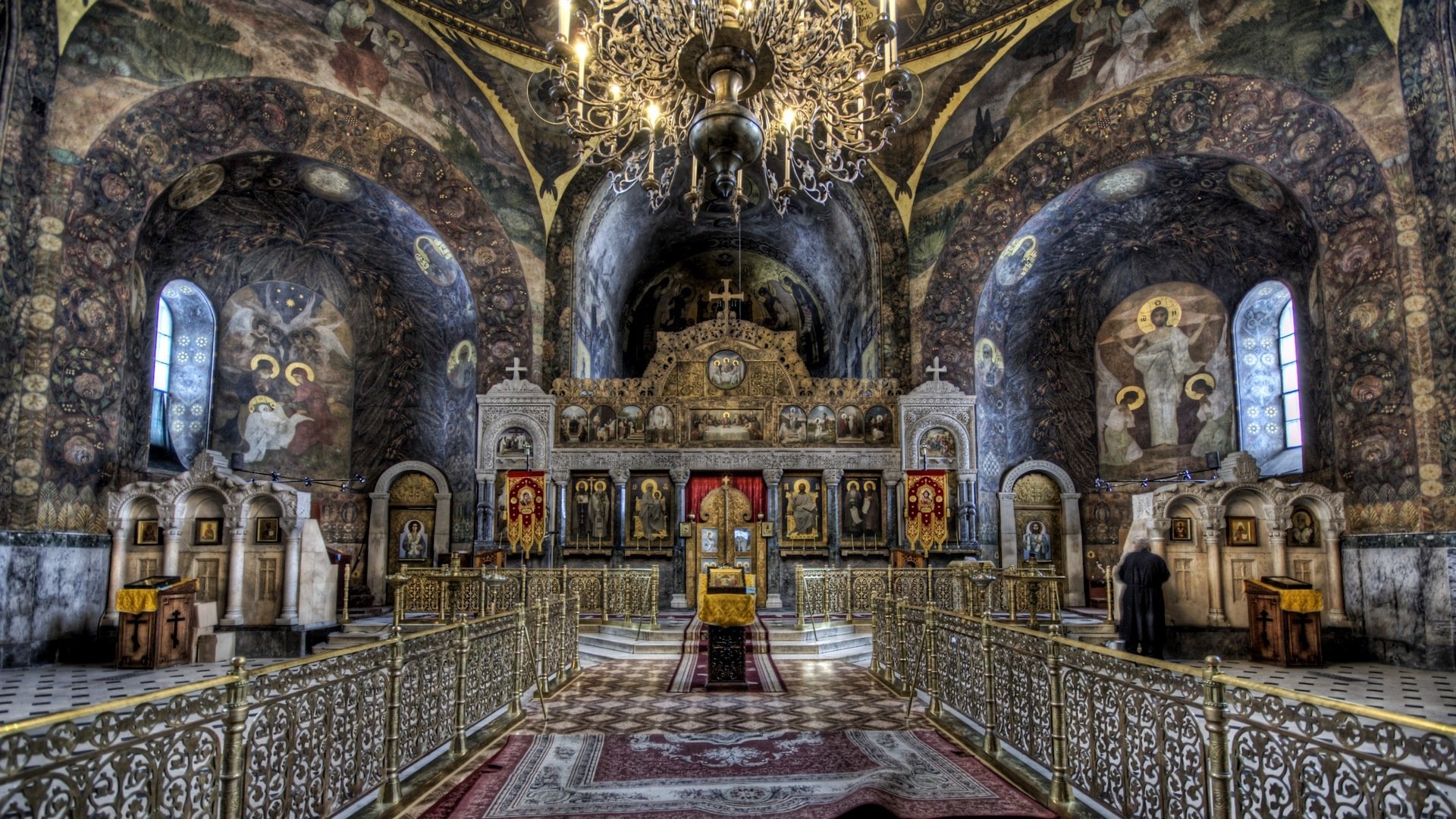 church nave iconostasis chandelier hdr