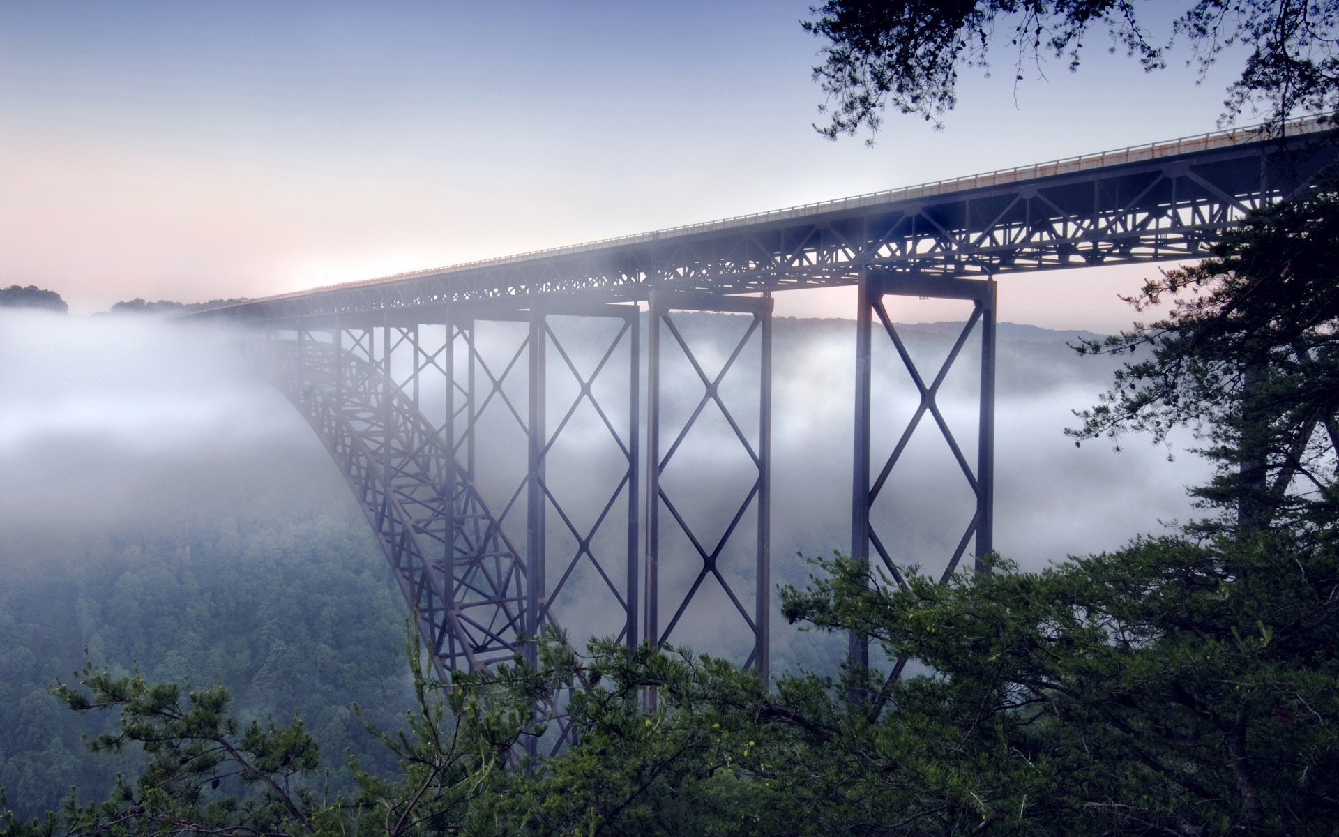 new river gorge bridge krajobraz most mgła