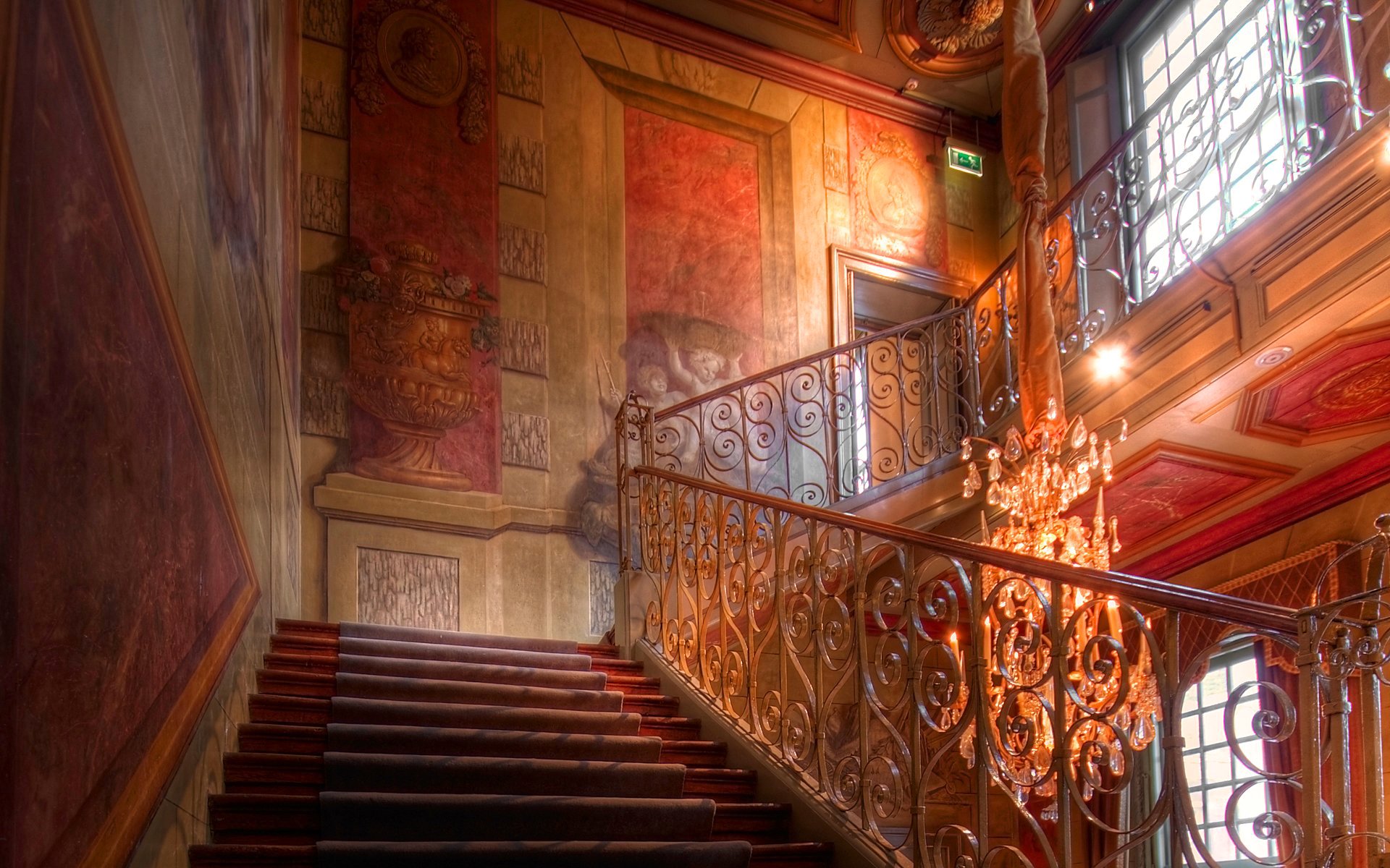 schody stopnie pałac muzeum żyrandol hdr