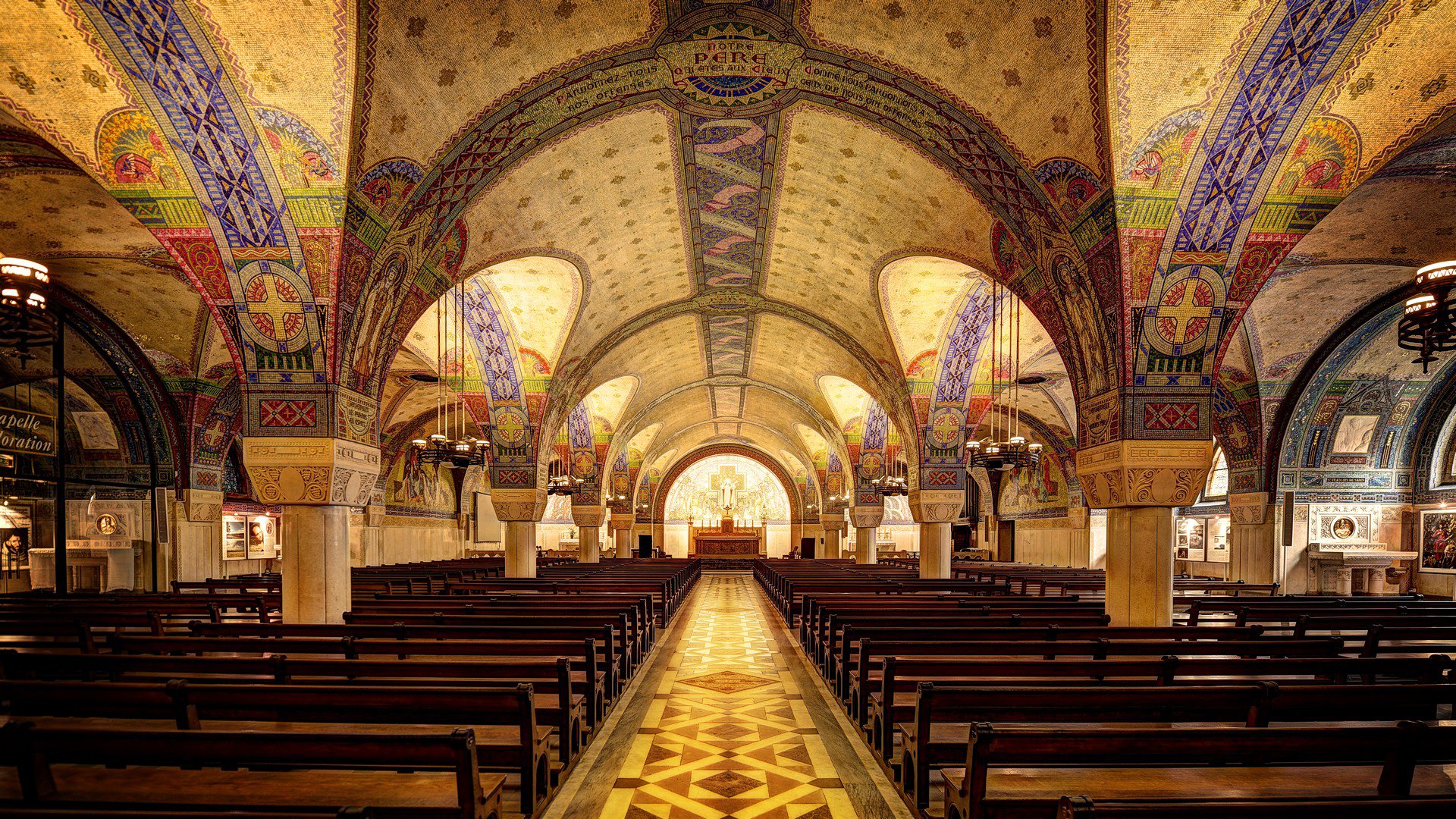 chiesa tempio religione arco colonna panchina hdr