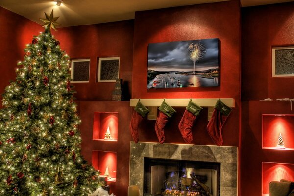 Chambre confortable et chaleureuse. Préparation pour Noël