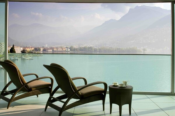 Vista dal balcone della casa vicino al mare