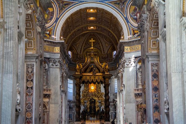 Altar de la Basílica de San Pedro en el Vaticano