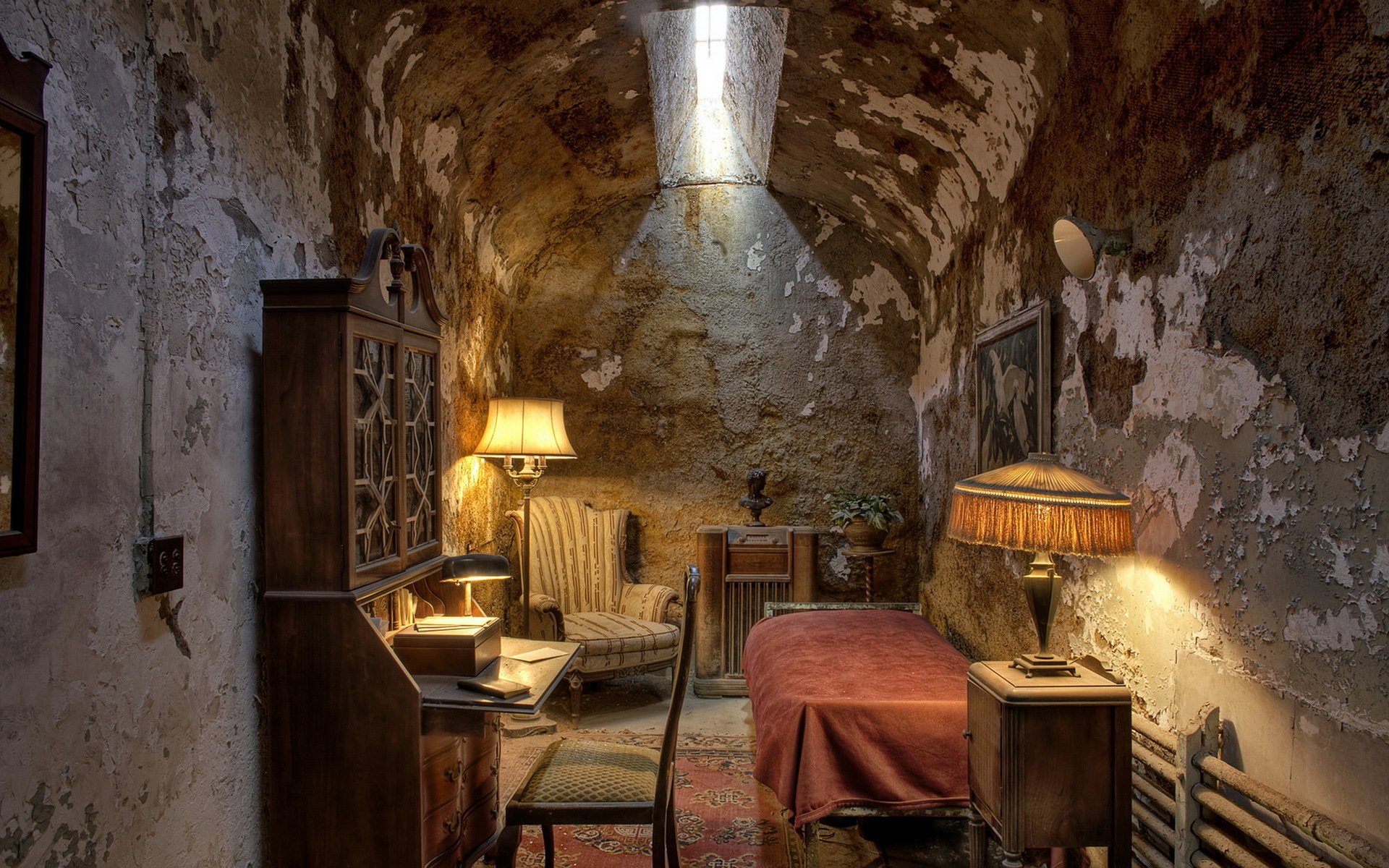 al capone prison cell interior background