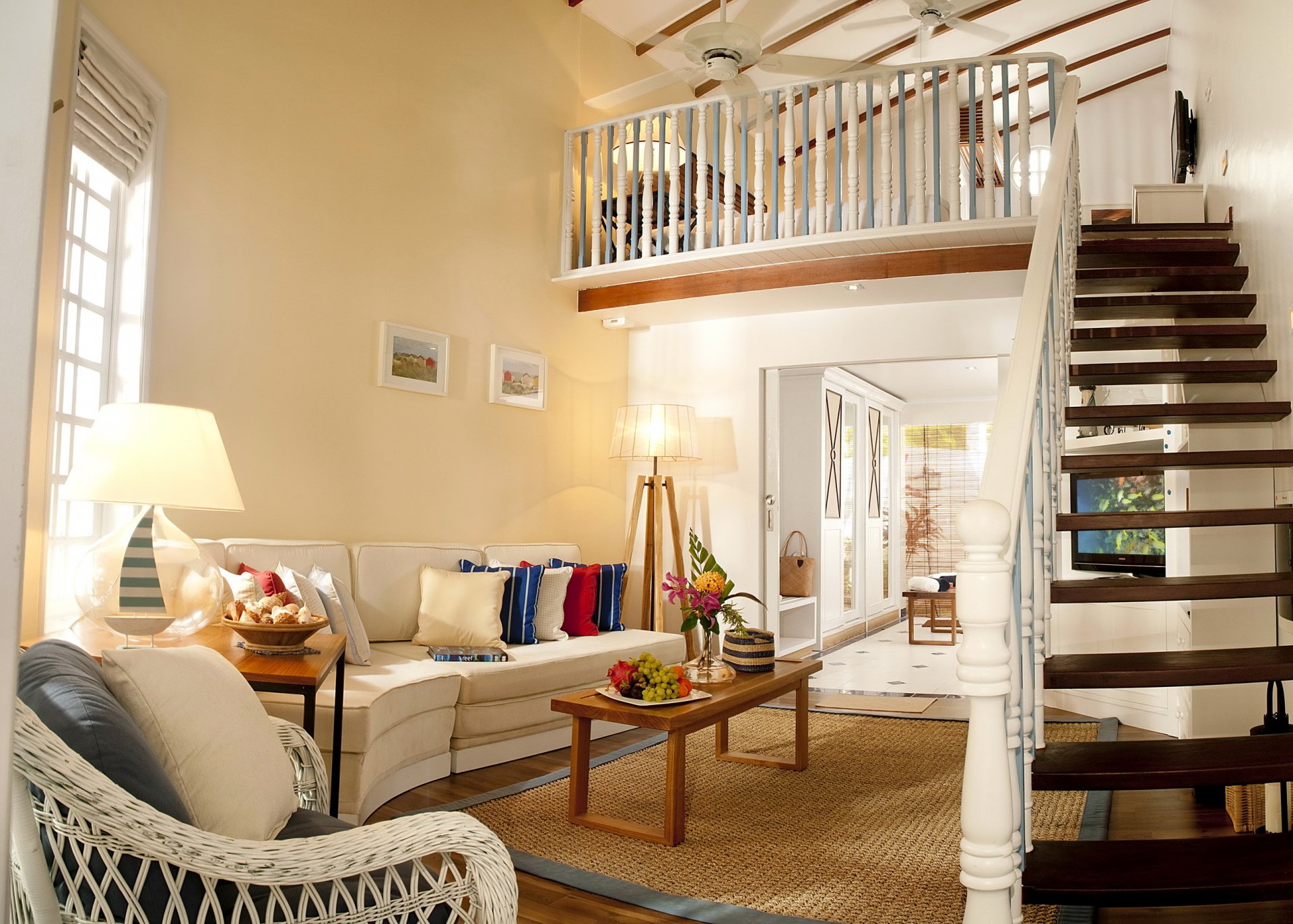 intérieur escalier canapé photo