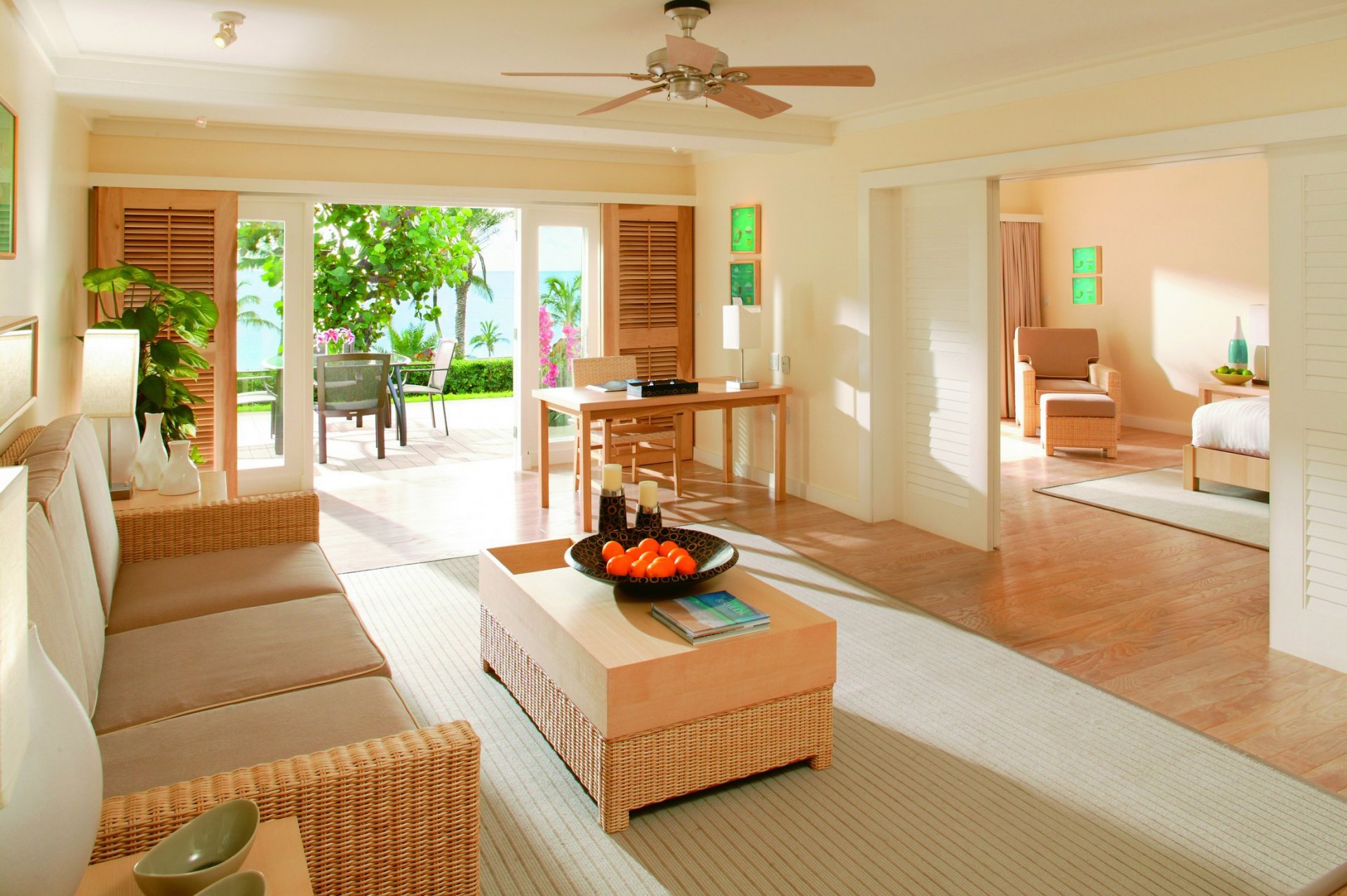 intérieur chambre appartement canapé table chaises fruits plante nature arbres verdure sover confort espace fond d écran hd