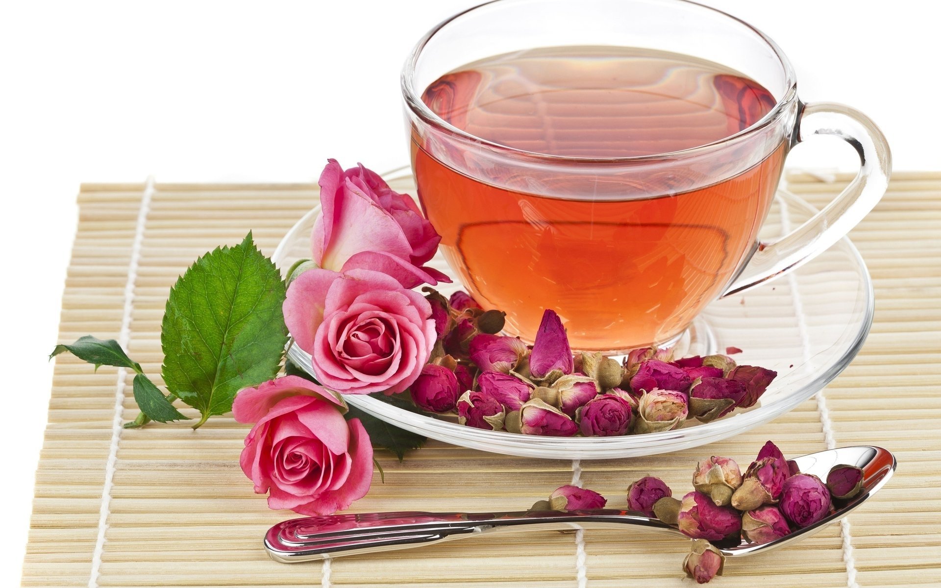 thé tasse rose cuillère