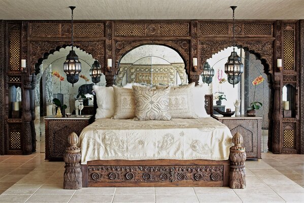 Antique bedroom. Pillows, lamps