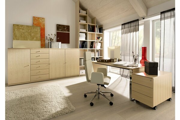 Home office in colori chiari