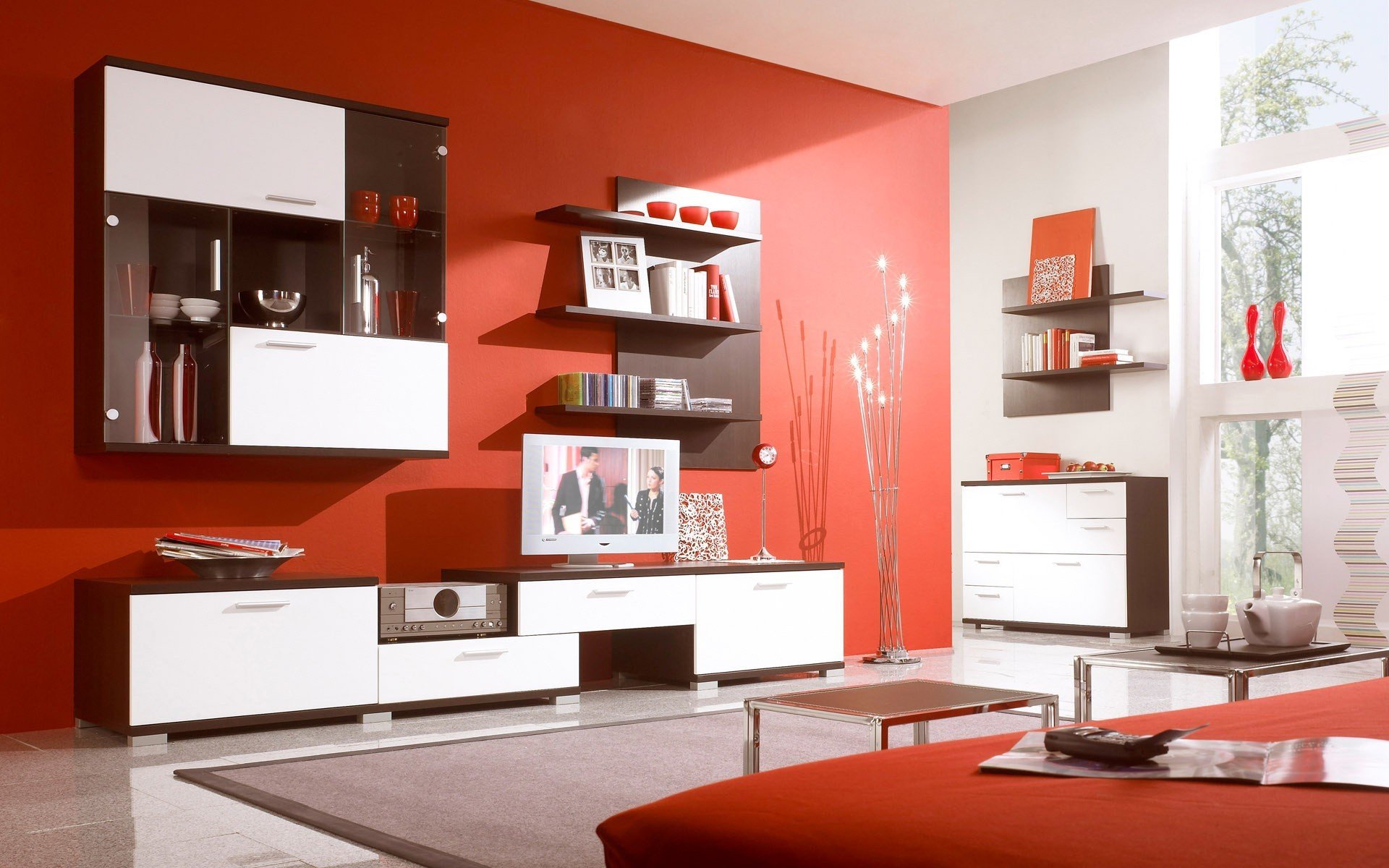 innenraum zimmer wohnung design stil regale rot hell