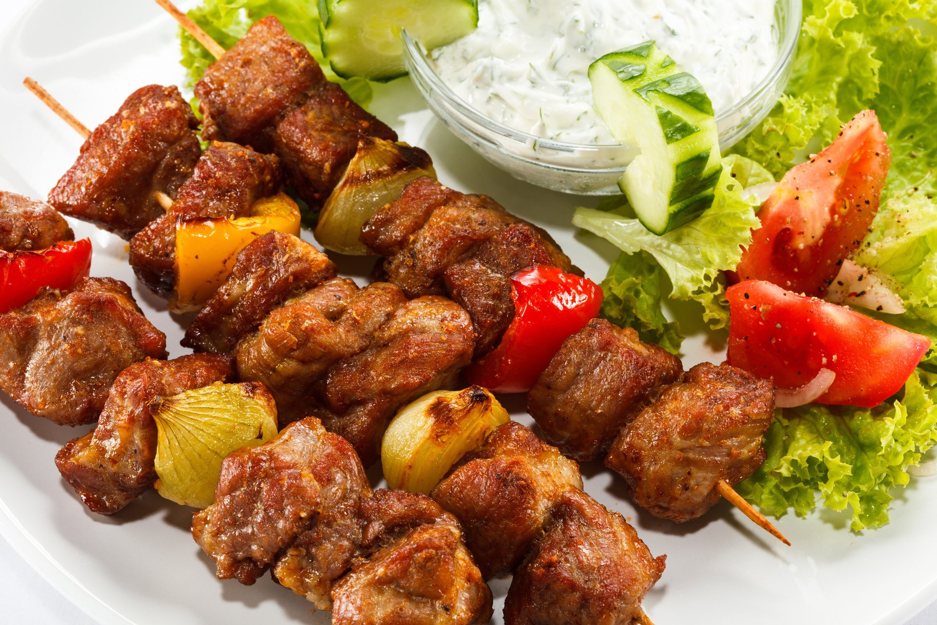 kebab tomatoes cucumber sauce vegetables salad skewer