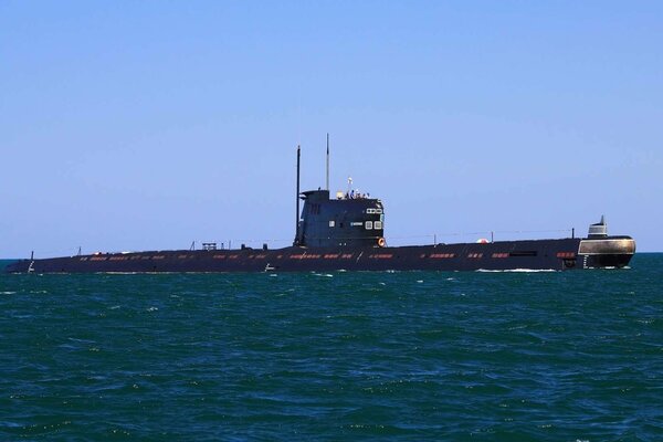 U-Boot, U-Boot auf der Oberfläche des Ozeans