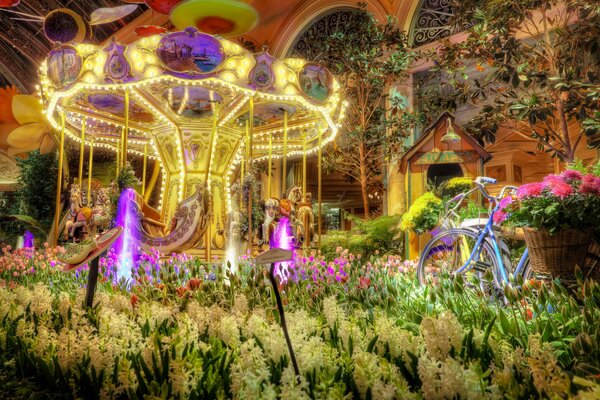 Giostra di Las Vegas con tulipani e giacinti