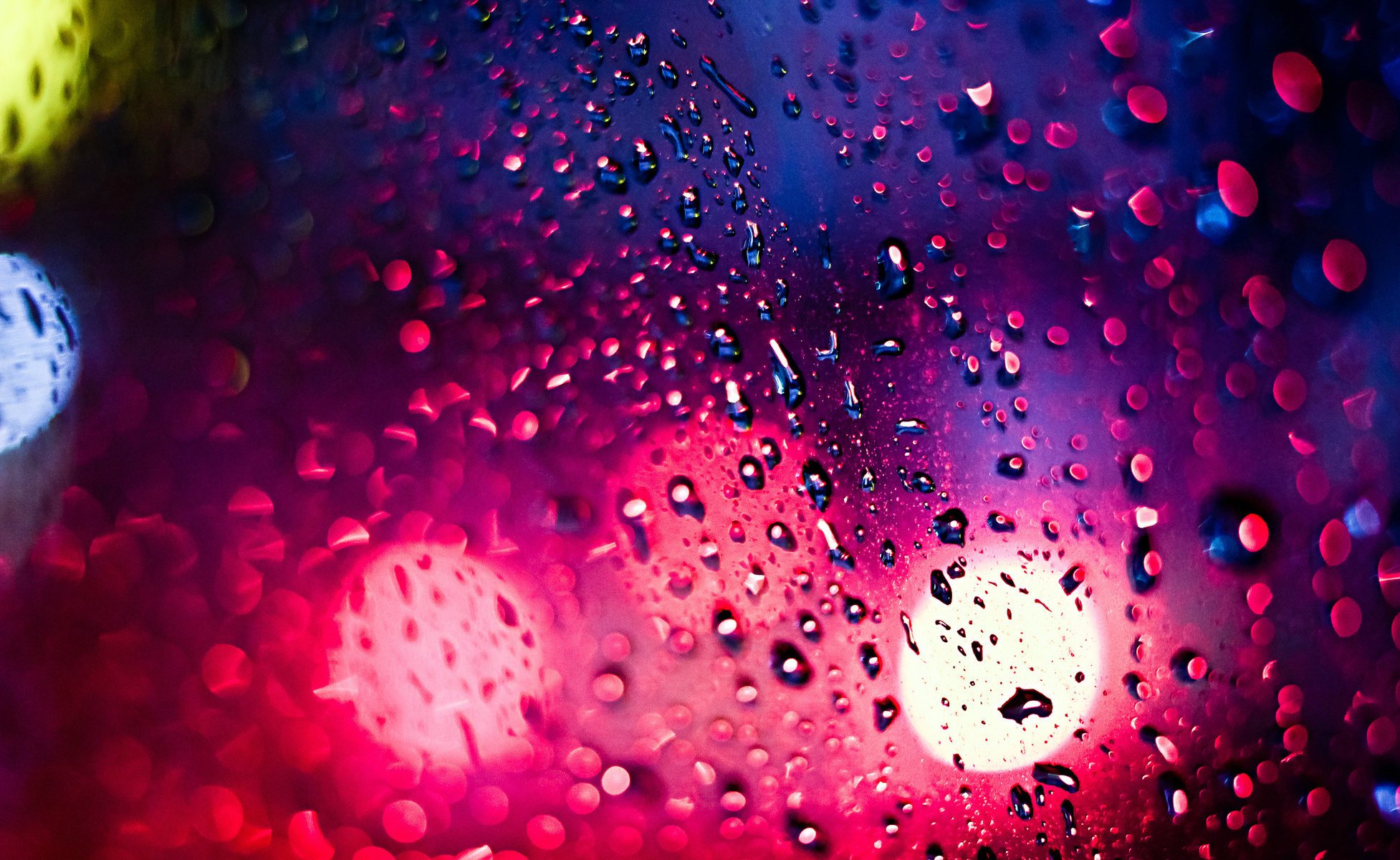 ville pluie bokeh éblouissement lumière nuit