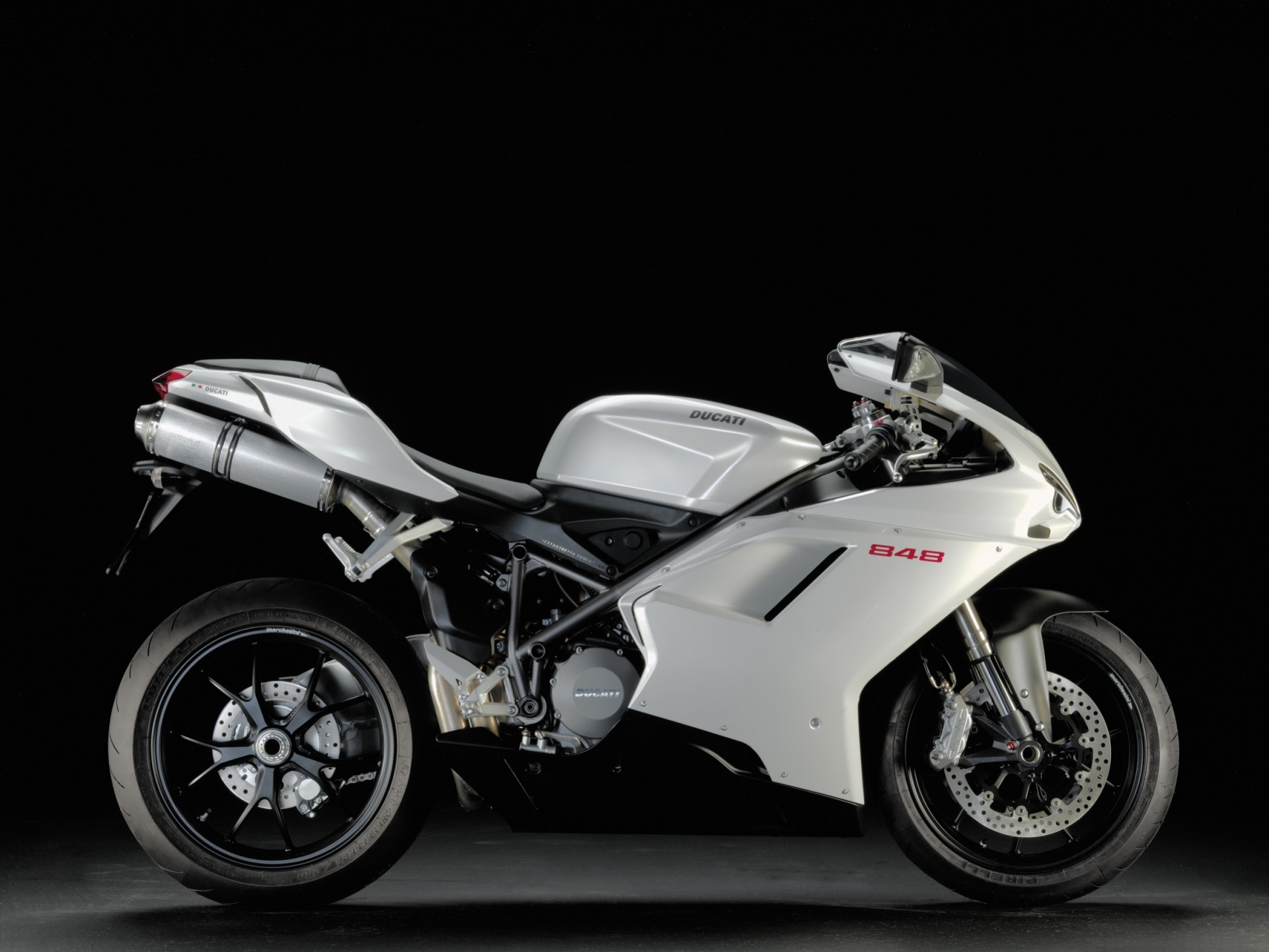 blanc moto ducati