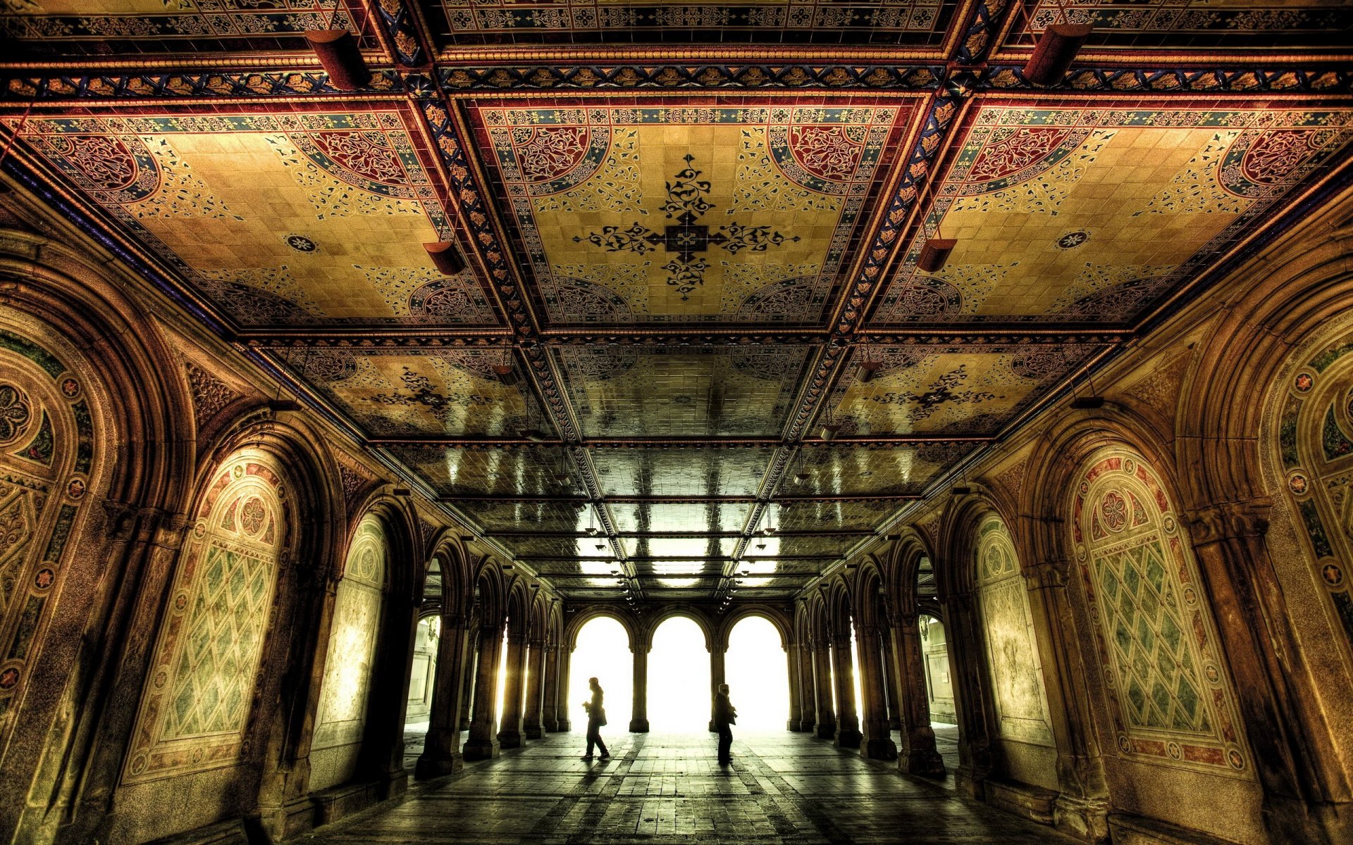 habitación salón mosaico arco