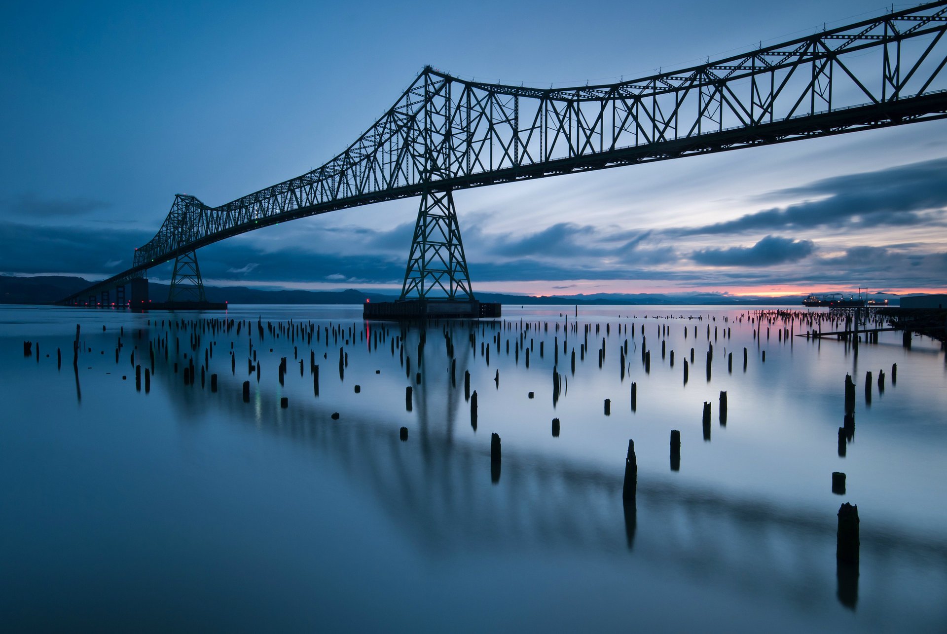 usa oregon reflection blue sky evening sunset river clouds bridge state états-unis