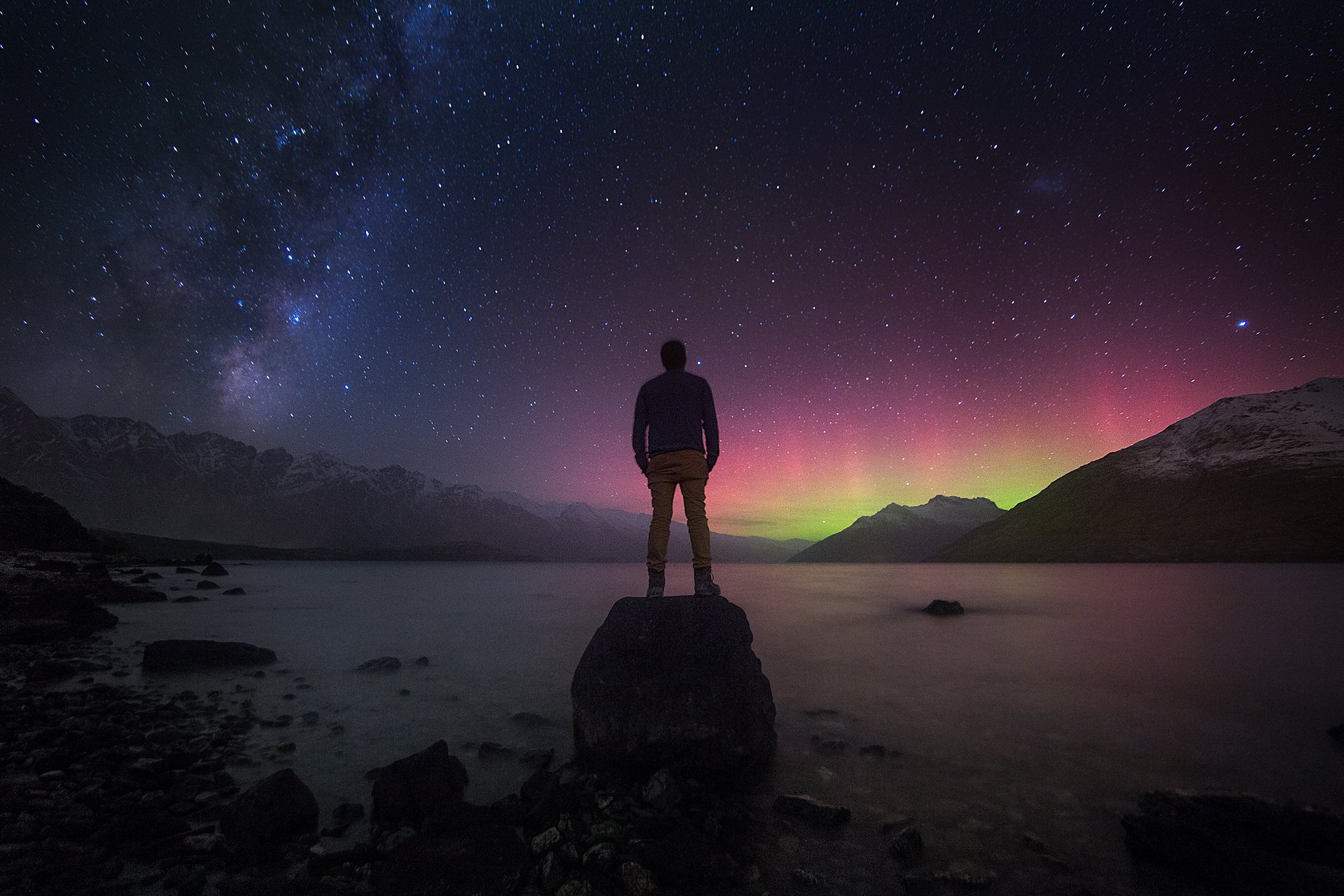 voie lactée nouvelle-zélande homme réflexions pierres montagnes paysage étoiles