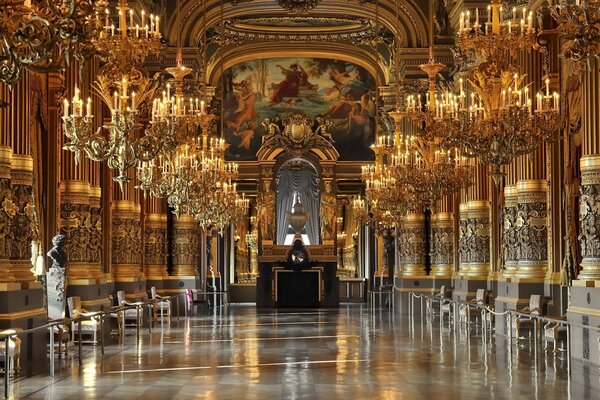 Palazzo di Parigi in oro