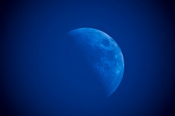 Macro fotografía de la fase nocturna de la Luna