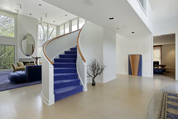 Maison lumineuse, escalier en colimaçon