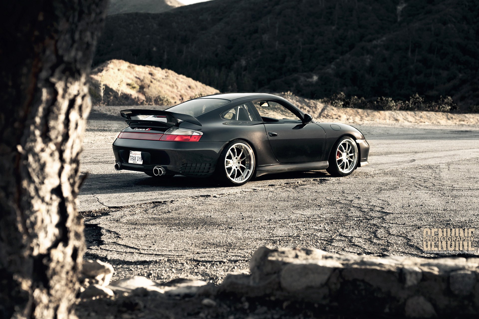 porsche superdeportivo montaña carrera 4s negro 996