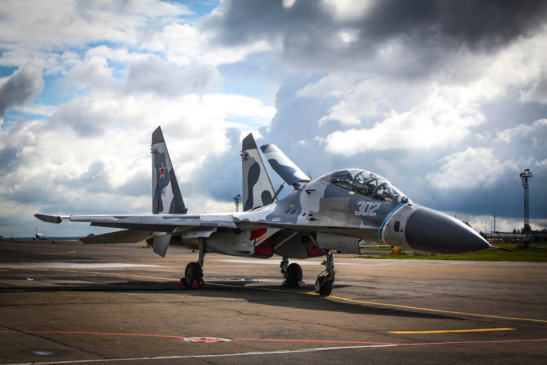 su-27trockene su-27 sukhoi kämpfer himmel