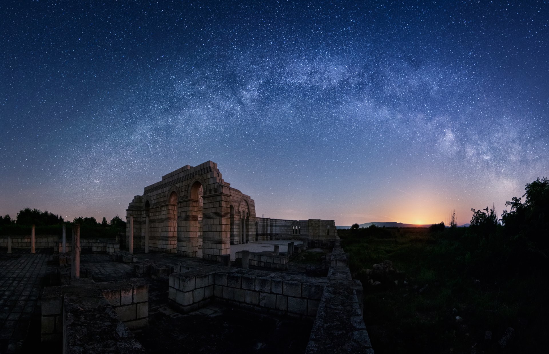 vía láctea bulgaria pliska gran basílica salida de la luna devastación estrellas secretos