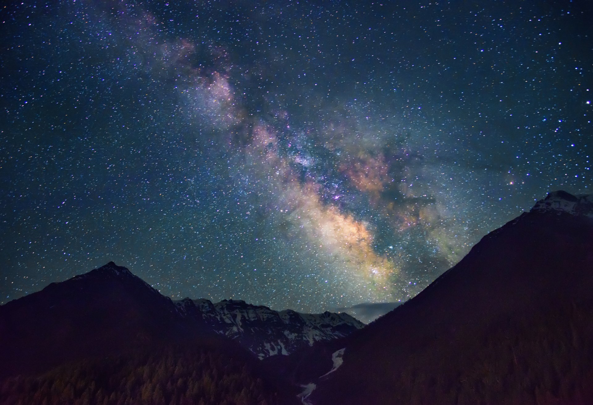 spazio stelle notte via lattea montagne