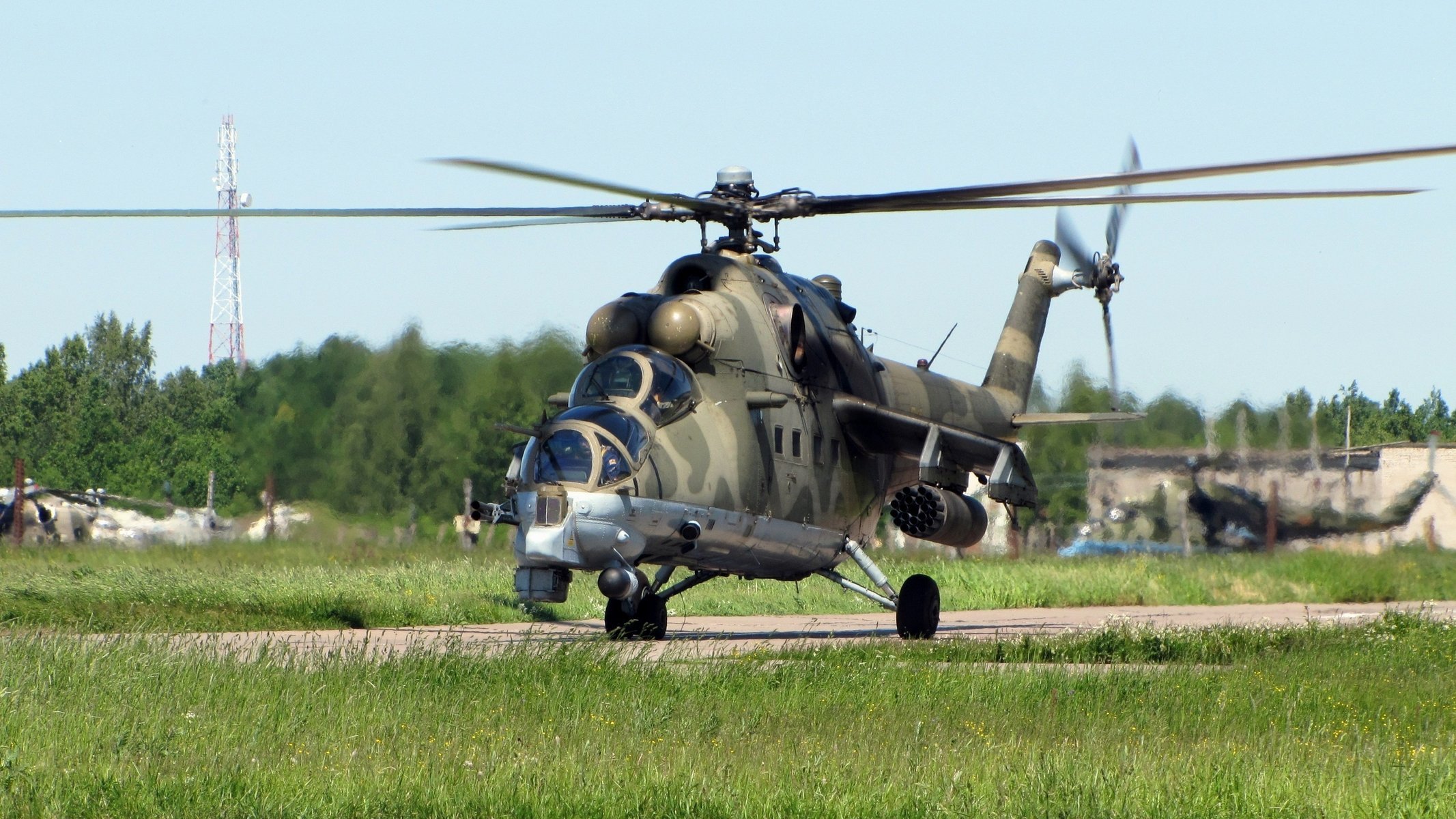 mi-24 aérodrome transport et combat crocodile hélicoptère