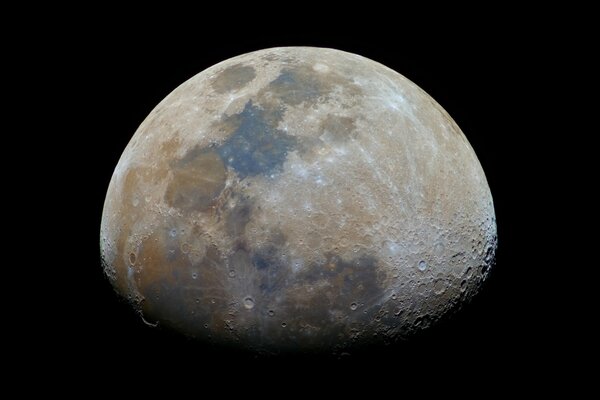 LUNE SATELLITE SUR FOND NOIR