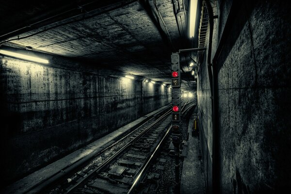 In the tunnel in the Subway, only the light is reflected from the trips