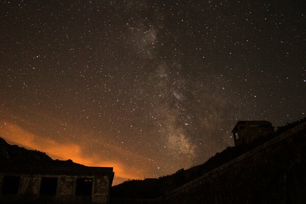 Un miracolo inspiegabile della natura. Magia del cielo stellato