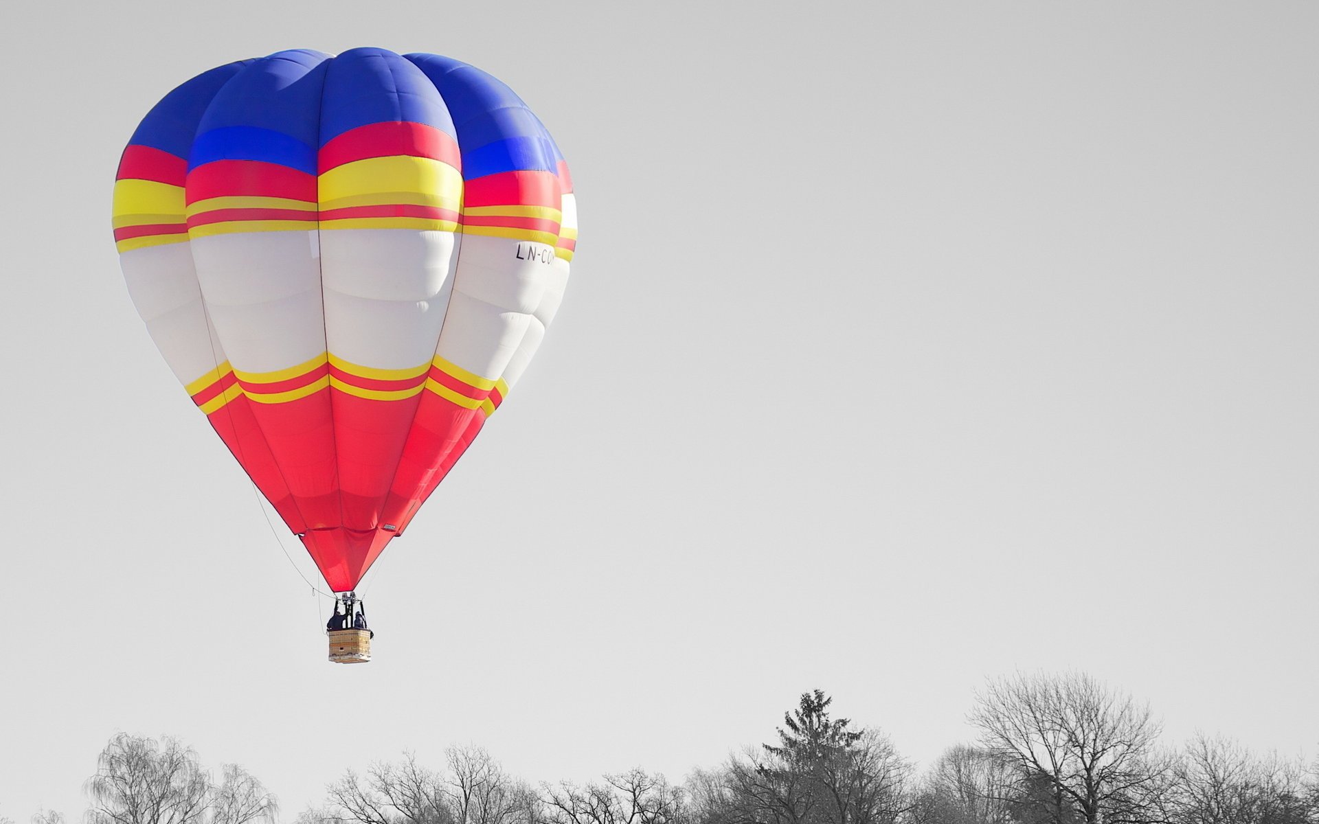 port balloon the sky