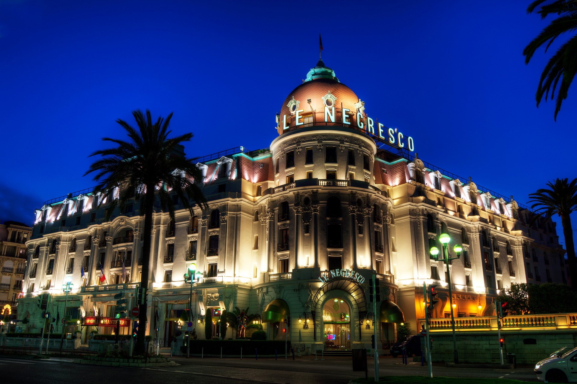 frankreich nacht stadt hotel negresco franz nitz abend architektur palmen straße