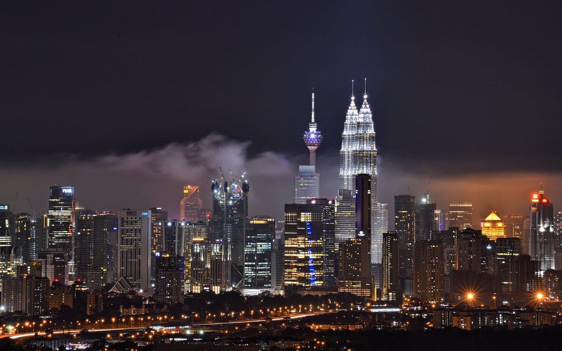 kuala lumpur malezja miasto nocy budynki