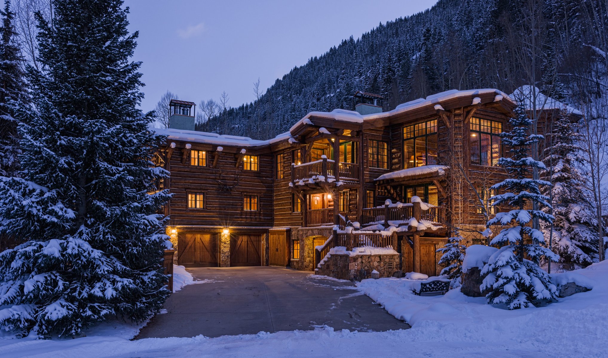 zuhause haus land rustikal wald winter bäume abend