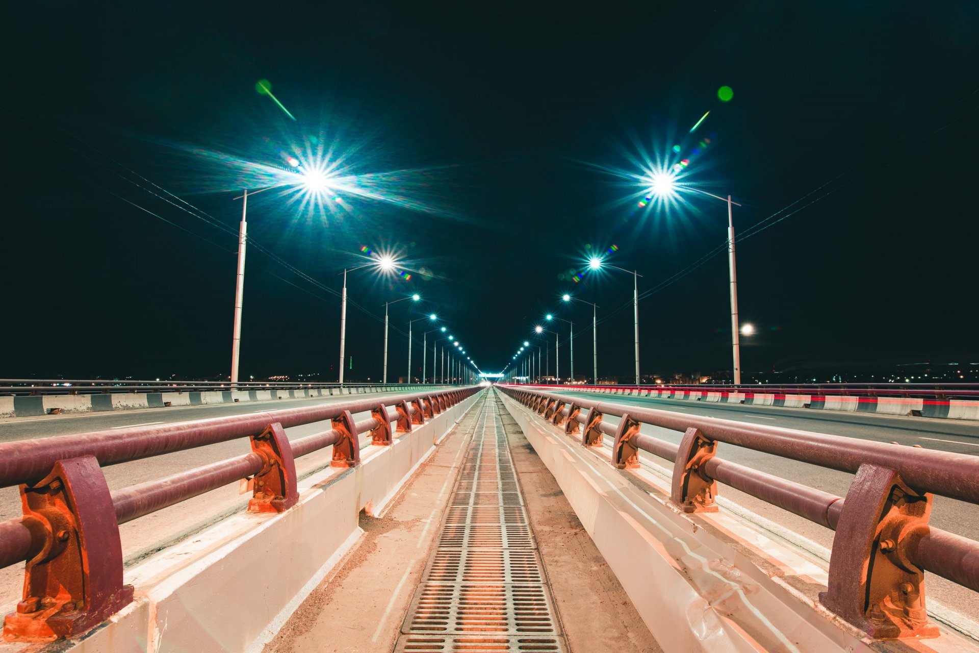 irkutsk città notte ponte foto fotografia lanterne