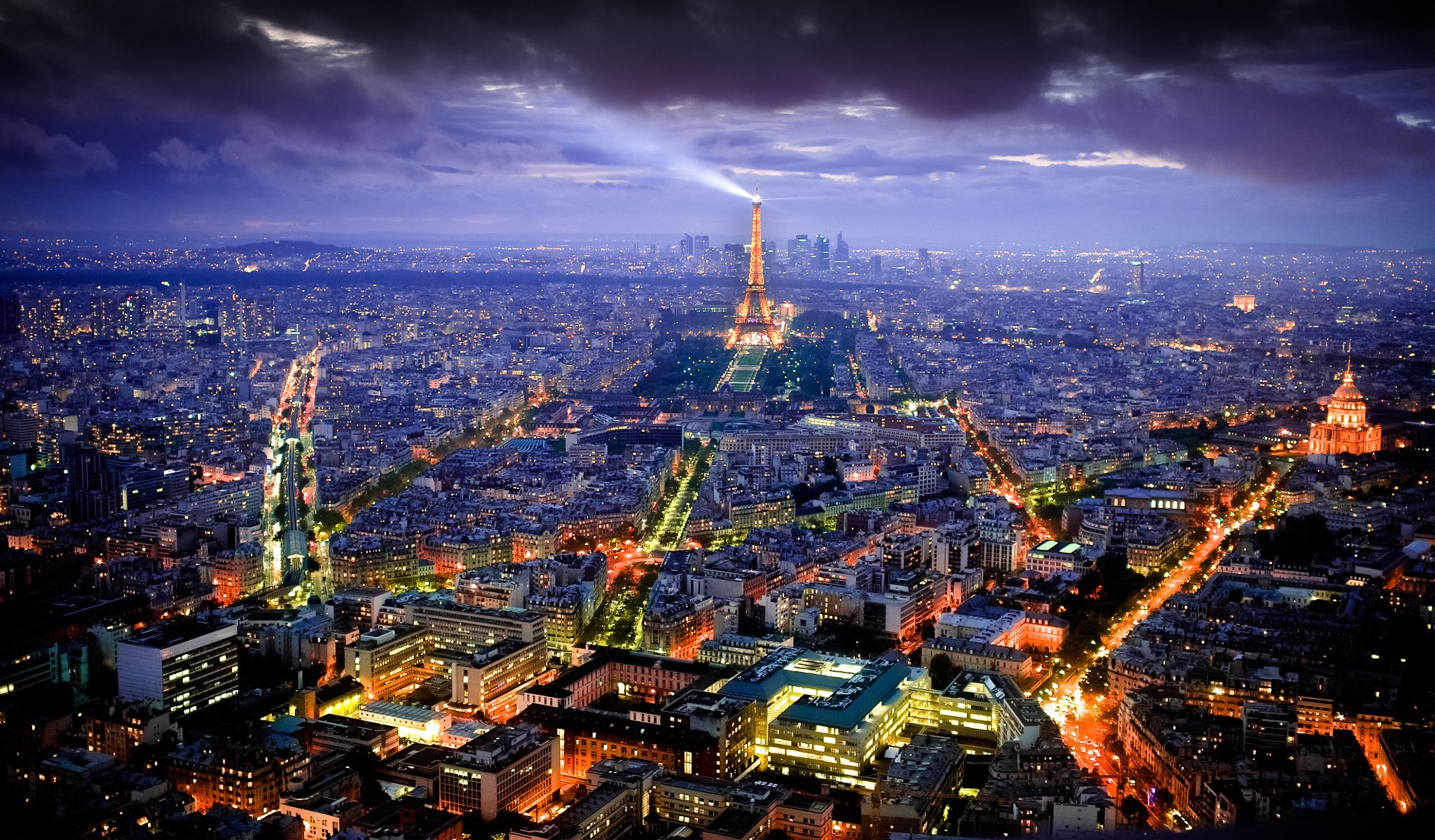 france paris ville capitale nuit lumières éclairage bâtiment maison eiffel tour vue panorama