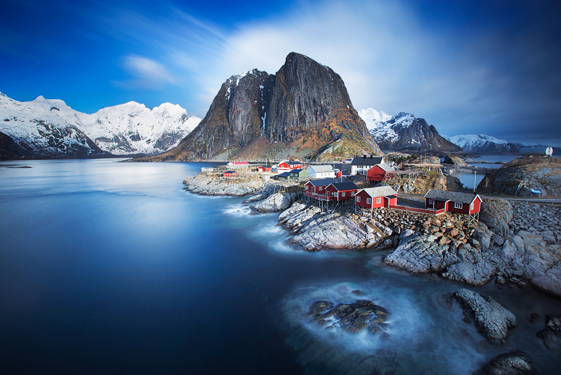 norvegia lofoten norwegian sea arcipelago comune di moskenes fülke nurland insediamento città montagne mare