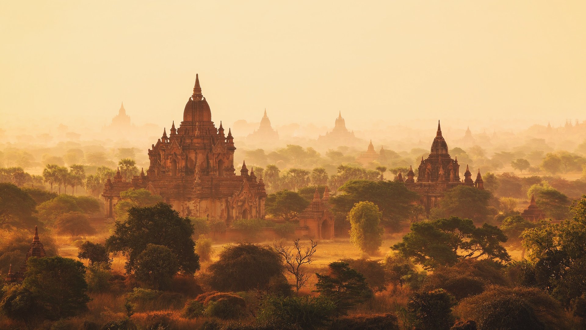myanmar birmania mañana templos neblina
