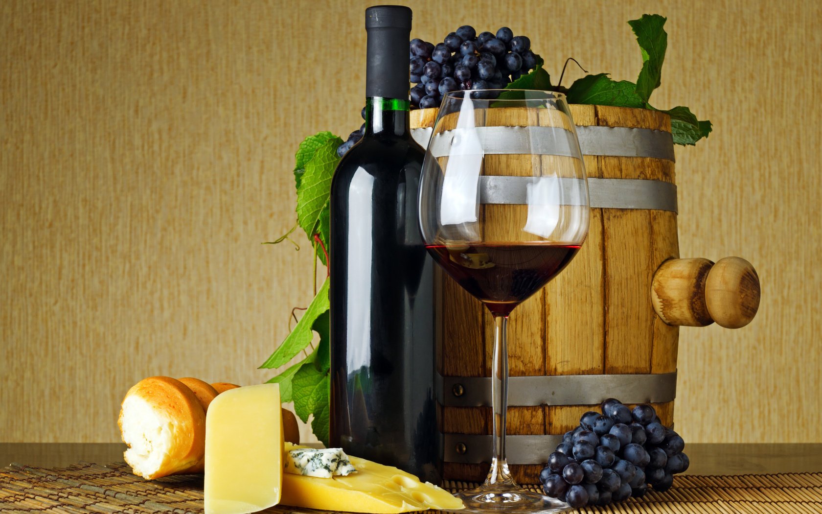 vino uva formaggio