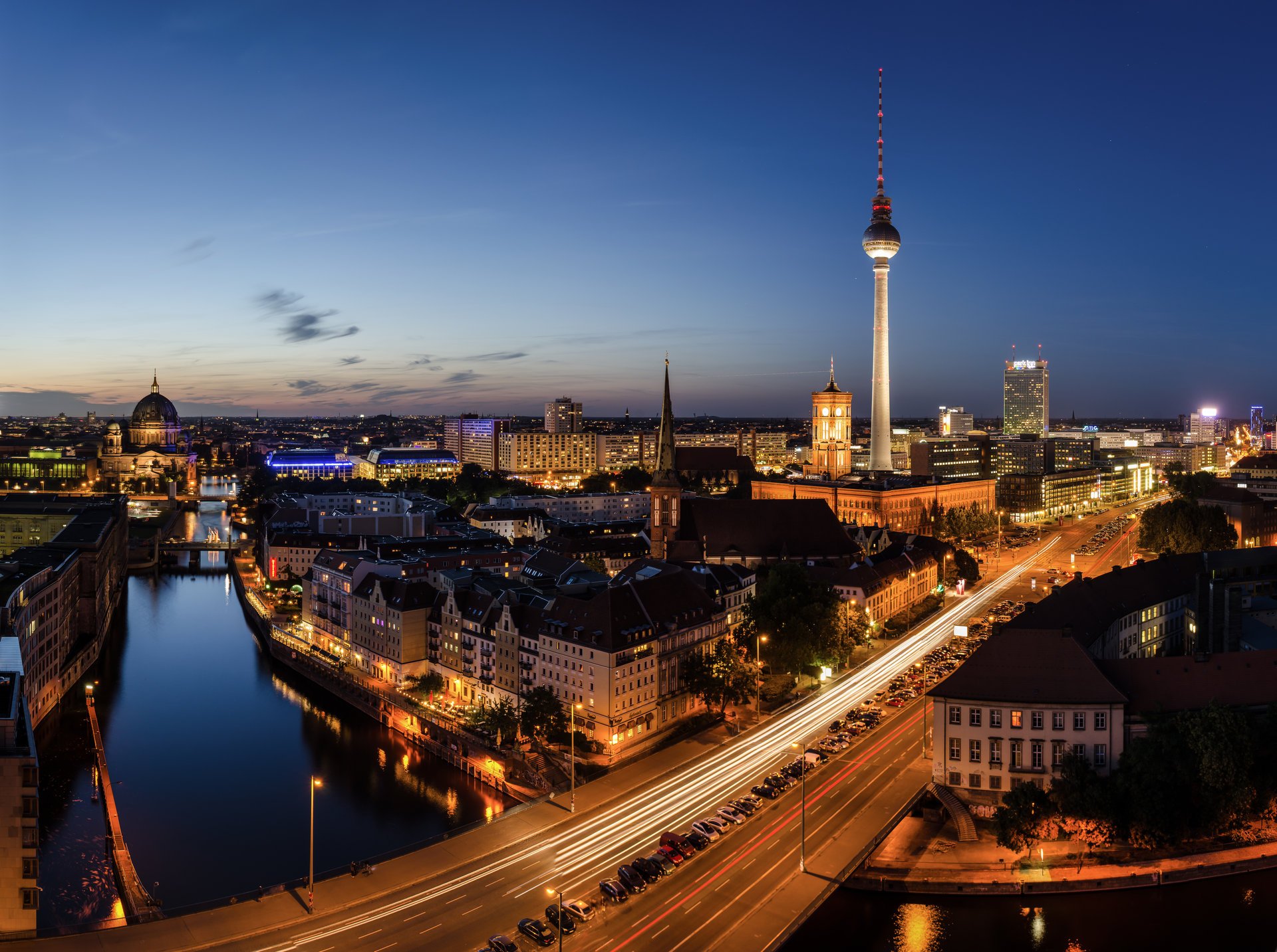 berliner skyline zur blauen stunde city night lights bridge germany road car parking street buildings berlin berliner zur skyline blauen stunde lights roads car parking streets building
