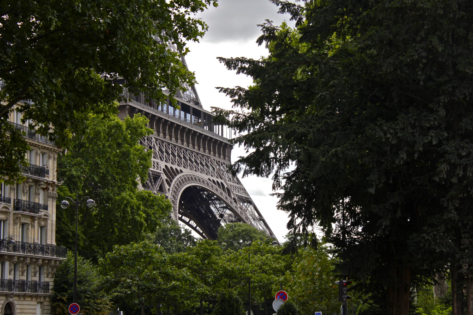 parigi parco torre eiffel