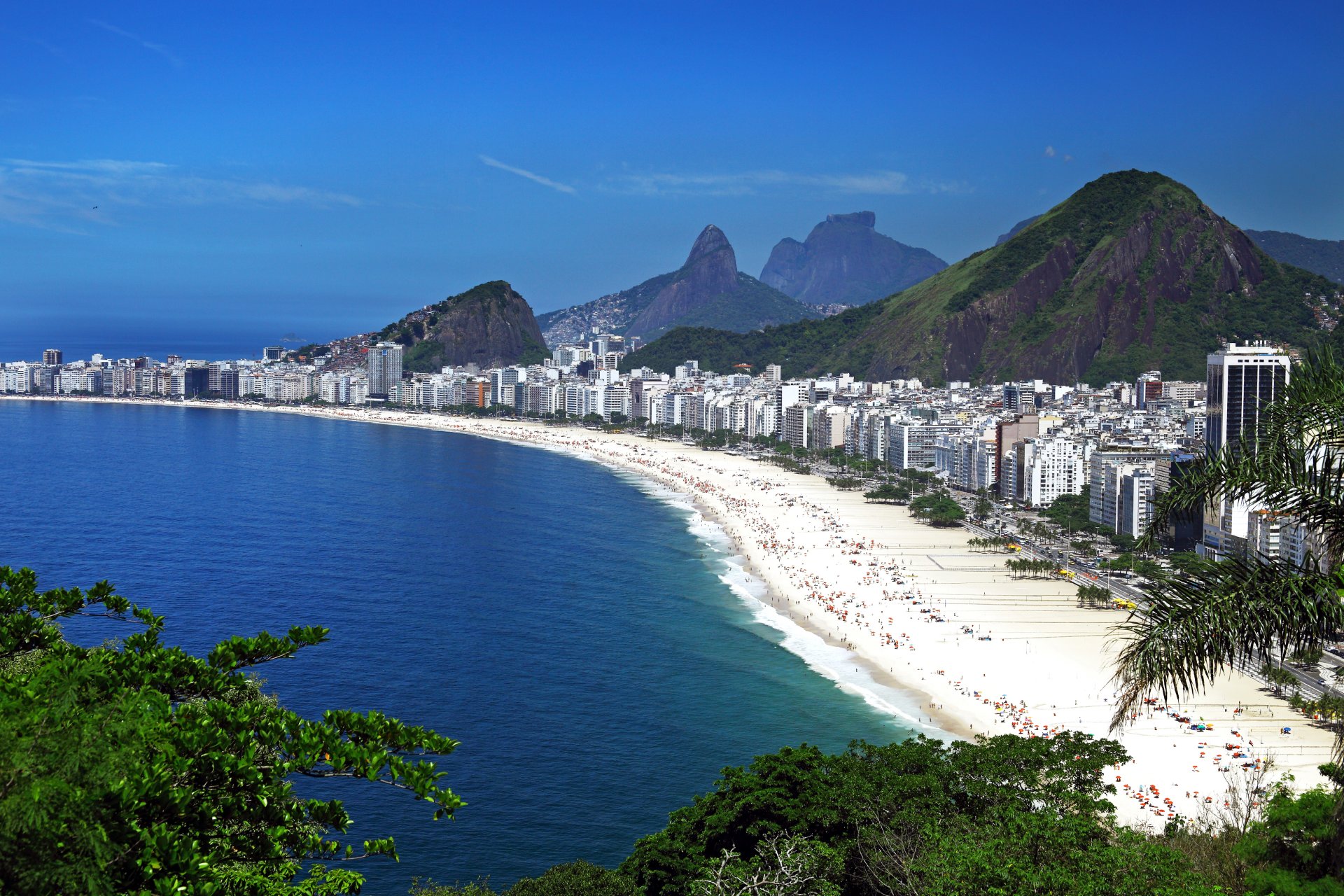 brazylia rio de janeiro rio de janeiro plaża morze domy wybrzeże góry niebo błękit panorama widok z góry