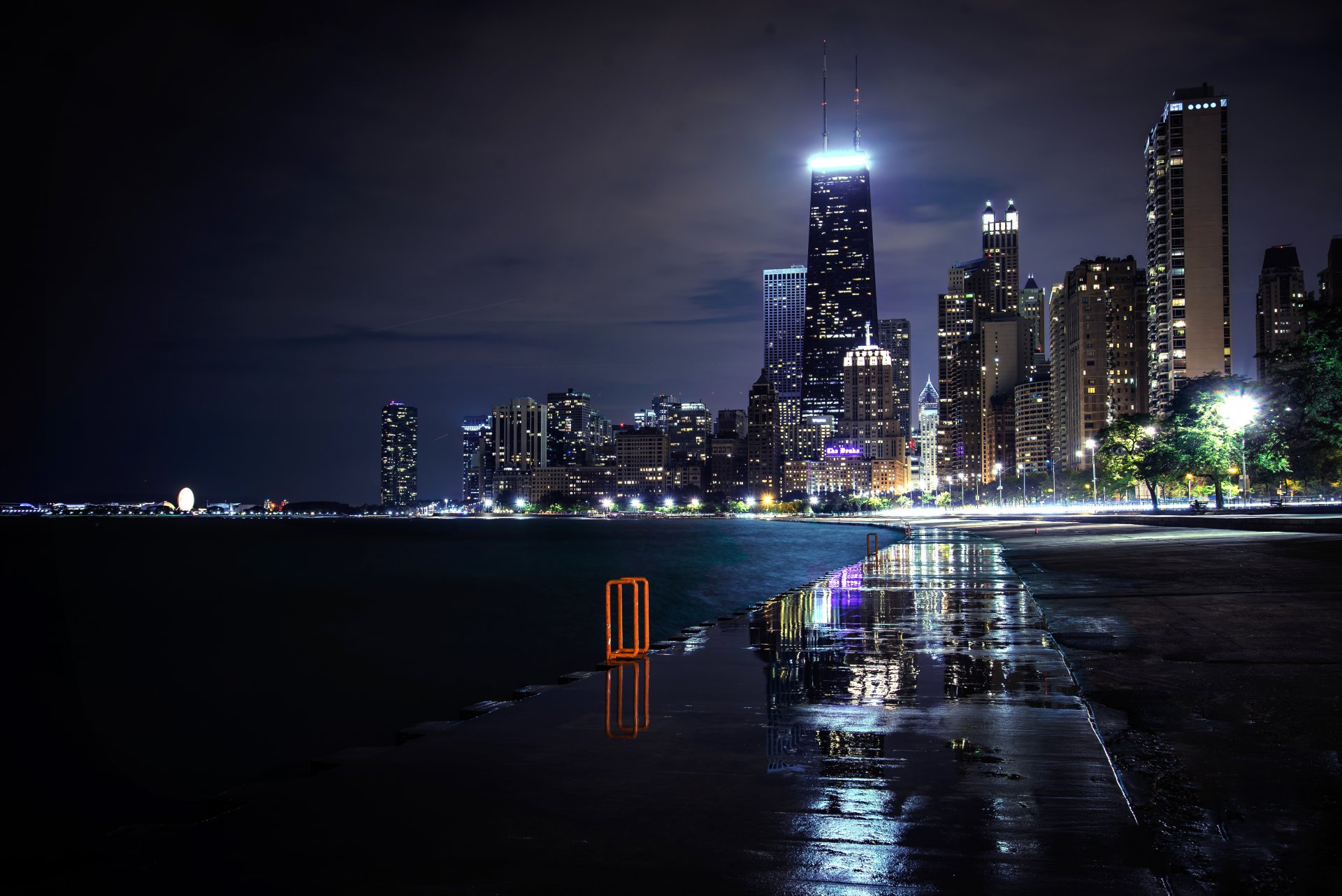 chicago illinois états-unis états-unis ville nuit gratte-ciel bâtiments gratte-ciel maisons lumières route flaques d eau rivière